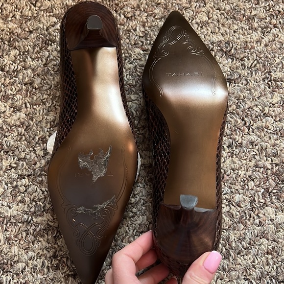 Tahari shoes - Picture 4 of 5